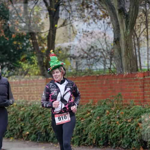 07.12.2025 - St. Pauli X-Mass-Run No. 15 Michael Burmester http://msf.ph/oto/9407393 07.12.2025 09:41:42 Laufen 15, 910 meine-sportfotos.de