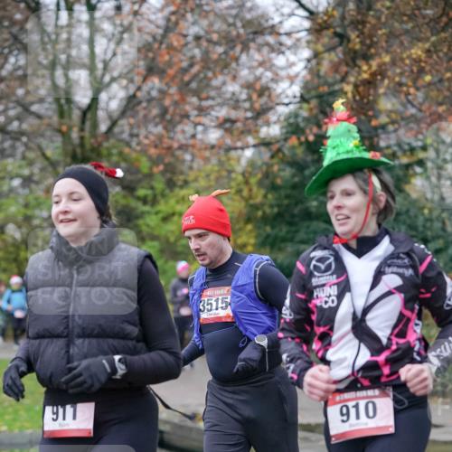 07.12.2025 - St. Pauli X-Mass-Run No. 15 Michael Burmester http://msf.ph/oto/9407406 07.12.2025 09:41:44 Laufen 917, 3515, 910 meine-sportfotos.de