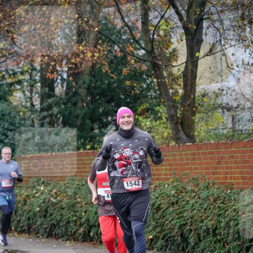 07.12.2025 - St. Pauli X-Mass-Run No. 15 Michael Burmester http://msf.ph/oto/9407441 07.12.2025 09:41:50 Laufen 3308, 41, 1542 meine-sportfotos.de