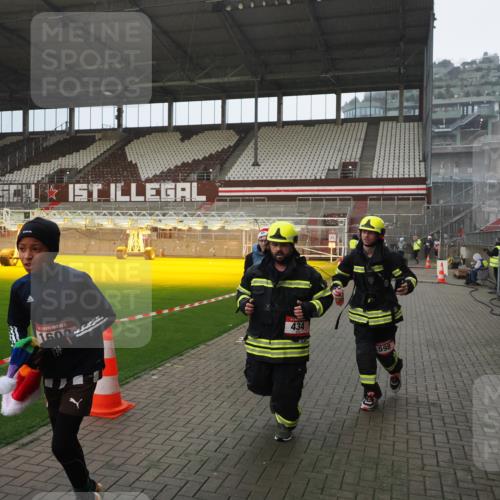07.12.2025 - St. Pauli X-Mass-Run No. 15 Fabian Wolf http://msf.ph/oto/9407450 07.12.2025 11:05:26 Ziel 434, 1311, 1492, 1600, 1630 meine-sportfotos.de