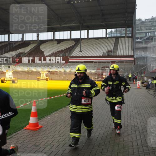 07.12.2025 - St. Pauli X-Mass-Run No. 15 Fabian Wolf http://msf.ph/oto/9407453 07.12.2025 11:05:26 Ziel 434, 1311, 1492, 1600, 1630 meine-sportfotos.de