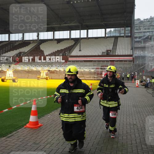 07.12.2025 - St. Pauli X-Mass-Run No. 15 Fabian Wolf http://msf.ph/oto/9407456 07.12.2025 11:05:27 Ziel 434, 1311, 1492, 1600, 1630 meine-sportfotos.de