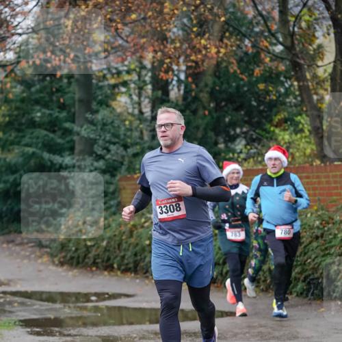 07.12.2025 - St. Pauli X-Mass-Run No. 15 Michael Burmester http://msf.ph/oto/9407475 07.12.2025 09:41:53 Laufen 15, 3308, 783, 780 meine-sportfotos.de