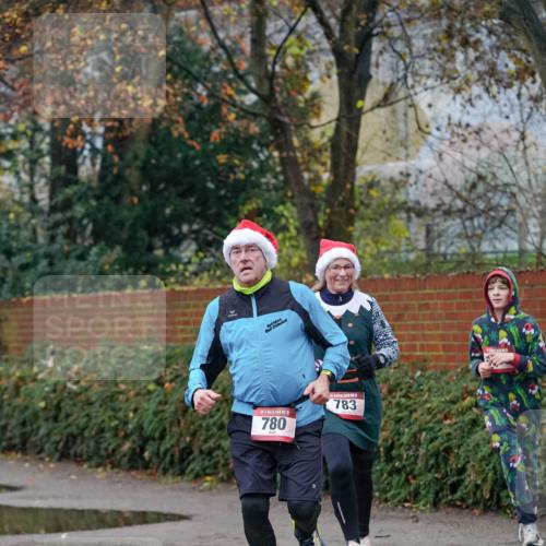 07.12.2025 - St. Pauli X-Mass-Run No. 15 Michael Burmester http://msf.ph/oto/9407490 07.12.2025 09:41:55 Laufen 15, 780, 783 meine-sportfotos.de