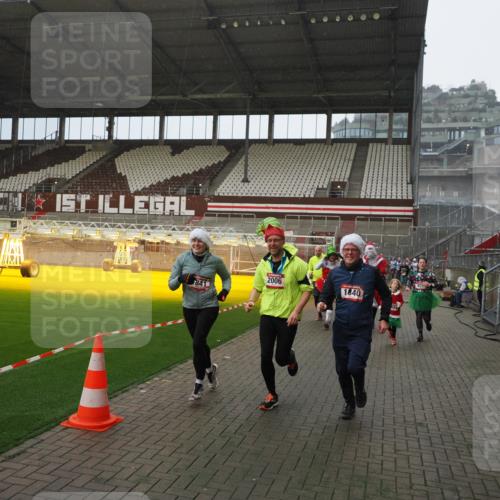 07.12.2025 - St. Pauli X-Mass-Run No. 15 Fabian Wolf http://msf.ph/oto/9407517 07.12.2025 11:05:37 Ziel 199, 434, 831, 1046, 1049, 1311, 1600, 1840, 1841, 2006, 2884 meine-sportfotos.de