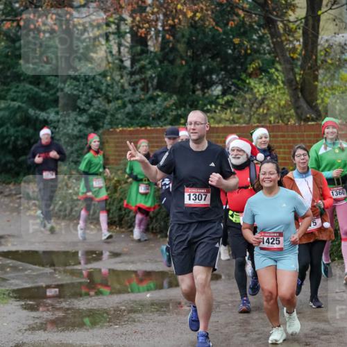 07.12.2025 - St. Pauli X-Mass-Run No. 15 Michael Burmester http://msf.ph/oto/9407525 07.12.2025 09:42:01 Laufen 15, 1307, 1425, 5, 1360 meine-sportfotos.de