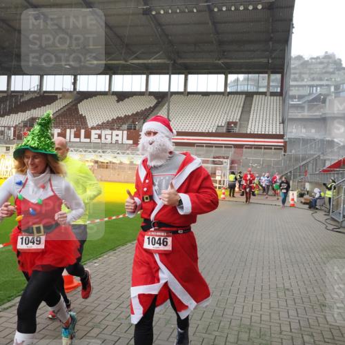 07.12.2025 - St. Pauli X-Mass-Run No. 15 Fabian Wolf http://msf.ph/oto/9407562 07.12.2025 11:05:41 Ziel 199, 831, 932, 1046, 1049, 1092, 1196, 1840, 1841, 2006, 2254, 2884 meine-sportfotos.de