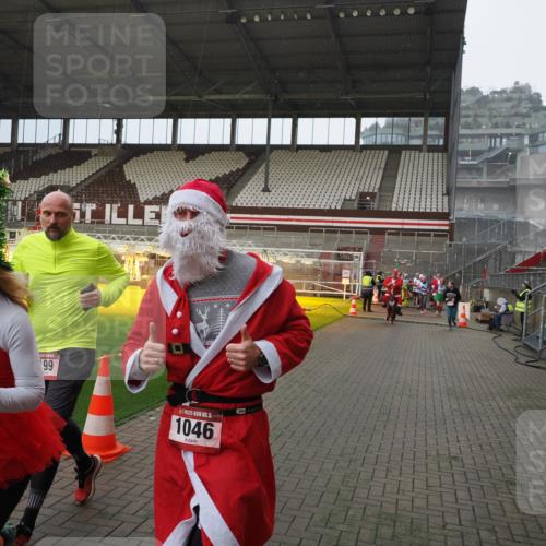 07.12.2025 - St. Pauli X-Mass-Run No. 15 Fabian Wolf http://msf.ph/oto/9407565 07.12.2025 11:05:41 Ziel 199, 831, 932, 1046, 1049, 1092, 1196, 1840, 1841, 2006, 2254, 2884 meine-sportfotos.de