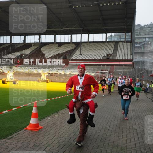 07.12.2025 - St. Pauli X-Mass-Run No. 15 Fabian Wolf http://msf.ph/oto/9407584 07.12.2025 11:05:47 Ziel 199, 831, 924, 925, 927, 929, 932, 973, 1046, 1049, 1092, 1196, 1208, 1428, 1432, 1840, 1841, 2006, 2254, 2884, 3272, 3278 meine-sportfotos.de