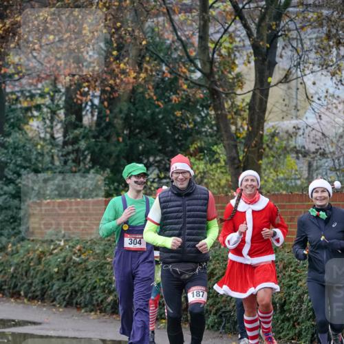07.12.2025 - St. Pauli X-Mass-Run No. 15 Michael Burmester http://msf.ph/oto/9407683 07.12.2025 09:42:19 Laufen 304, 187 meine-sportfotos.de