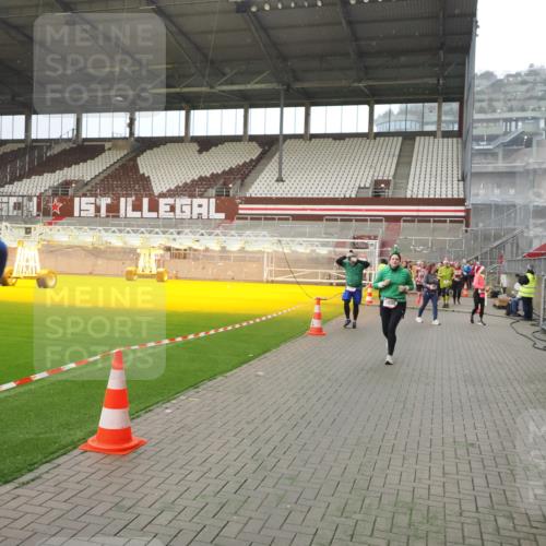 07.12.2025 - St. Pauli X-Mass-Run No. 15 Fabian Wolf http://msf.ph/oto/9407685 07.12.2025 11:05:56 Ziel 92, 298, 300, 659, 693, 924, 925, 927, 929, 932, 973, 1024, 1025, 1092, 1196, 1208, 1428, 1432, 1608, 1648, 2254, 3272, 3278 meine-sportfotos.de