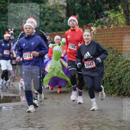 07.12.2025 - St. Pauli X-Mass-Run No. 15 Michael Burmester http://msf.ph/oto/9407789 07.12.2025 11:25:19 Laufen 1881, 2114, 2182, 2047 meine-sportfotos.de