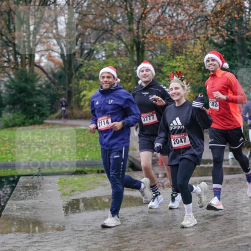 07.12.2025 - St. Pauli X-Mass-Run No. 15 Michael Burmester http://msf.ph/oto/9407807 07.12.2025 11:25:21 Laufen 2114, 3777, 2047, 182, 866, 24 meine-sportfotos.de