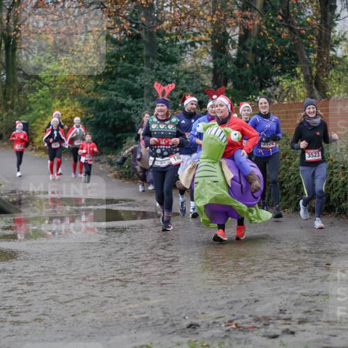 07.12.2025 - St. Pauli X-Mass-Run No. 15 Michael Burmester http://msf.ph/oto/9407813 07.12.2025 11:25:22 Laufen 3524, 3523 meine-sportfotos.de