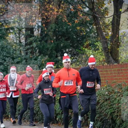 07.12.2025 - St. Pauli X-Mass-Run No. 15 Michael Burmester http://msf.ph/oto/9407818 07.12.2025 09:42:43 Laufen 3340, 3198, 113, 3359, 4151, 3337 meine-sportfotos.de