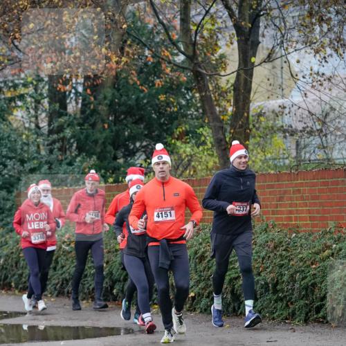 07.12.2025 - St. Pauli X-Mass-Run No. 15 Michael Burmester http://msf.ph/oto/9407821 07.12.2025 09:42:44 Laufen 198, 4151, 337, 3340 meine-sportfotos.de