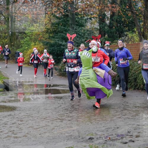 07.12.2025 - St. Pauli X-Mass-Run No. 15 Michael Burmester http://msf.ph/oto/9407826 07.12.2025 11:25:22 Laufen 146, 107, 3524, 3523 meine-sportfotos.de