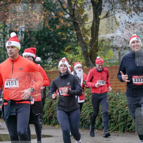 07.12.2025 - St. Pauli X-Mass-Run No. 15 Michael Burmester http://msf.ph/oto/9407833 07.12.2025 09:42:46 Laufen 15, 4151, 14015, 33, 3198, 15, 3337 meine-sportfotos.de