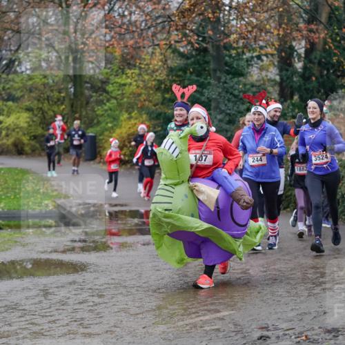 07.12.2025 - St. Pauli X-Mass-Run No. 15 Michael Burmester http://msf.ph/oto/9407835 07.12.2025 11:25:23 Laufen 107, 244, 1882, 3524, 2436, 3523 meine-sportfotos.de