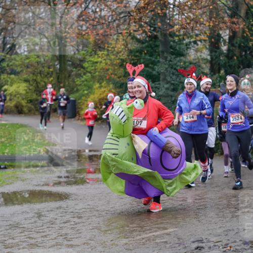07.12.2025 - St. Pauli X-Mass-Run No. 15 Michael Burmester http://msf.ph/oto/9407838 07.12.2025 11:25:23 Laufen 244, 197, 18, 3524, 2436, 3523 meine-sportfotos.de