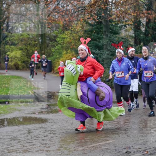 07.12.2025 - St. Pauli X-Mass-Run No. 15 Michael Burmester http://msf.ph/oto/9407840 07.12.2025 11:25:23 Laufen 244, 3524, 2436, 3523 meine-sportfotos.de