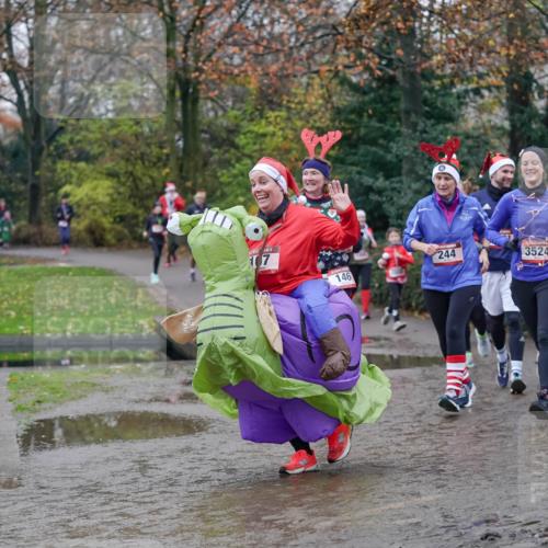 07.12.2025 - St. Pauli X-Mass-Run No. 15 Michael Burmester http://msf.ph/oto/9407846 07.12.2025 11:25:23 Laufen 107, 244, 146, 3524, 2441, 35 meine-sportfotos.de