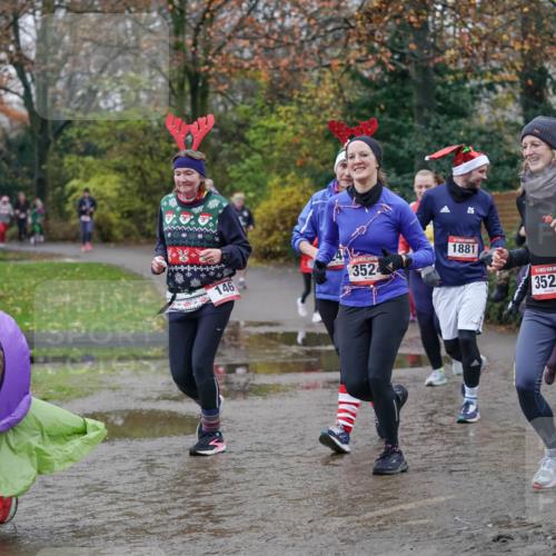 07.12.2025 - St. Pauli X-Mass-Run No. 15 Michael Burmester http://msf.ph/oto/9407858 07.12.2025 11:25:24 Laufen 107, 146, 3524, 1881, 3523, 2441, 2436 meine-sportfotos.de