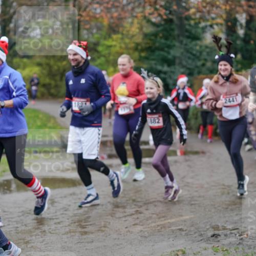 07.12.2025 - St. Pauli X-Mass-Run No. 15 Michael Burmester http://msf.ph/oto/9407873 07.12.2025 11:25:25 Laufen 523, 244, 1824, 2441, 2436, 882 meine-sportfotos.de