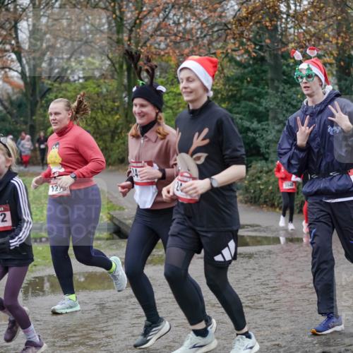 07.12.2025 - St. Pauli X-Mass-Run No. 15 Michael Burmester http://msf.ph/oto/9407885 07.12.2025 11:25:26 Laufen 26, 882, 1278, 39481, 34 meine-sportfotos.de