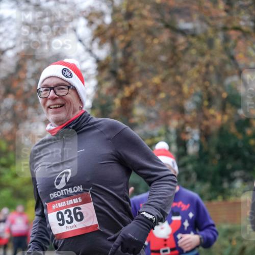 07.12.2025 - St. Pauli X-Mass-Run No. 15 Michael Burmester http://msf.ph/oto/9407893 07.12.2025 09:42:52 Laufen 15, 936, 940 meine-sportfotos.de