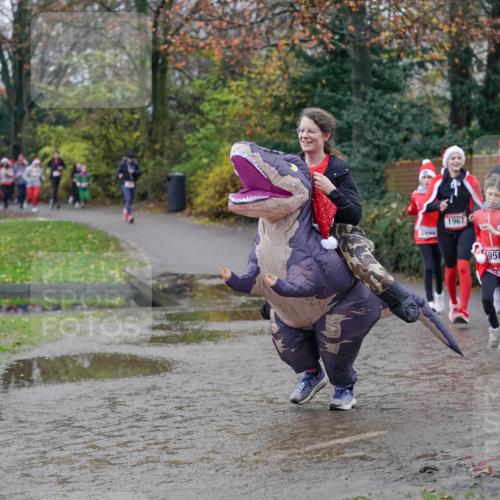 07.12.2025 - St. Pauli X-Mass-Run No. 15 Michael Burmester http://msf.ph/oto/9407897 07.12.2025 11:25:28 Laufen 1967, 3950, 56 meine-sportfotos.de