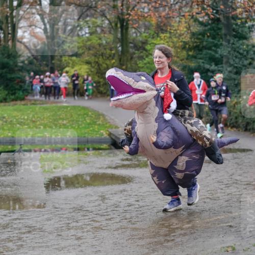 07.12.2025 - St. Pauli X-Mass-Run No. 15 Michael Burmester http://msf.ph/oto/9407906 07.12.2025 11:25:28 Laufen 3950, 1966 meine-sportfotos.de