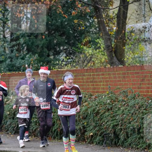 07.12.2025 - St. Pauli X-Mass-Run No. 15 Michael Burmester http://msf.ph/oto/9407916 07.12.2025 09:42:55 Laufen 484, 2894, 983, 3093 meine-sportfotos.de