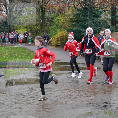 07.12.2025 - St. Pauli X-Mass-Run No. 15 Michael Burmester http://msf.ph/oto/9407924 07.12.2025 11:25:29 Laufen 950, 949, 1967, 1966, 3948 meine-sportfotos.de
