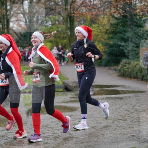 07.12.2025 - St. Pauli X-Mass-Run No. 15 Michael Burmester http://msf.ph/oto/9407936 07.12.2025 11:25:31 Laufen 1967, 1966, 3948, 616 meine-sportfotos.de