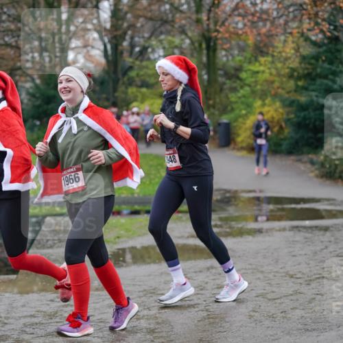 07.12.2025 - St. Pauli X-Mass-Run No. 15 Michael Burmester http://msf.ph/oto/9407942 07.12.2025 11:25:31 Laufen 1907, 1966, 717, 948, 616 meine-sportfotos.de