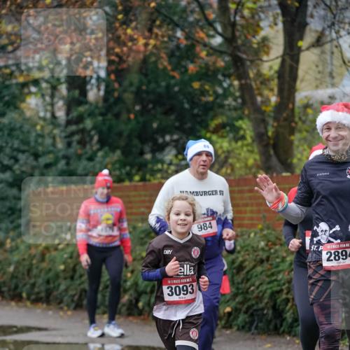 07.12.2025 - St. Pauli X-Mass-Run No. 15 Michael Burmester http://msf.ph/oto/9407958 07.12.2025 09:42:59 Laufen 5, 3093, 984, 15, 2894 meine-sportfotos.de