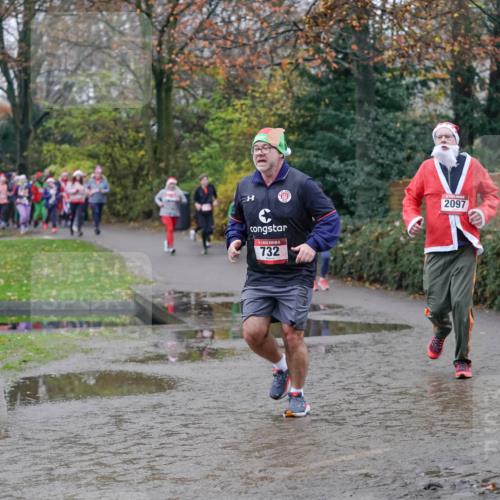 07.12.2025 - St. Pauli X-Mass-Run No. 15 Michael Burmester http://msf.ph/oto/9407969 07.12.2025 11:25:33 Laufen 732, 2097 meine-sportfotos.de