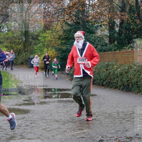 07.12.2025 - St. Pauli X-Mass-Run No. 15 Michael Burmester http://msf.ph/oto/9407978 07.12.2025 11:25:34 Laufen 732, 2097 meine-sportfotos.de