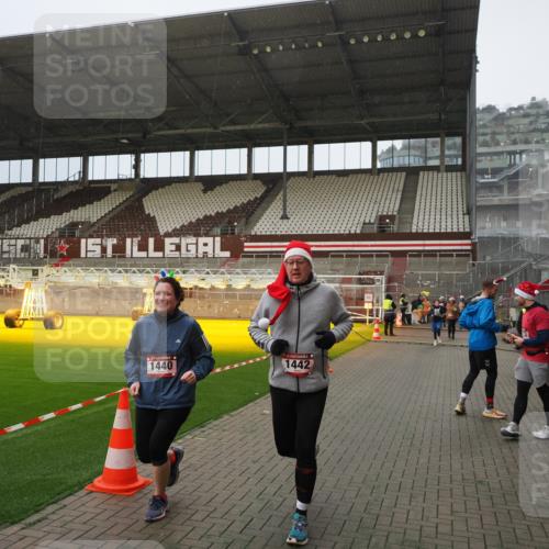 07.12.2025 - St. Pauli X-Mass-Run No. 15 Fabian Wolf http://msf.ph/oto/9408027 07.12.2025 11:06:27 Ziel 204, 414, 474, 486, 1403, 1440, 1442, 1556, 1564 meine-sportfotos.de