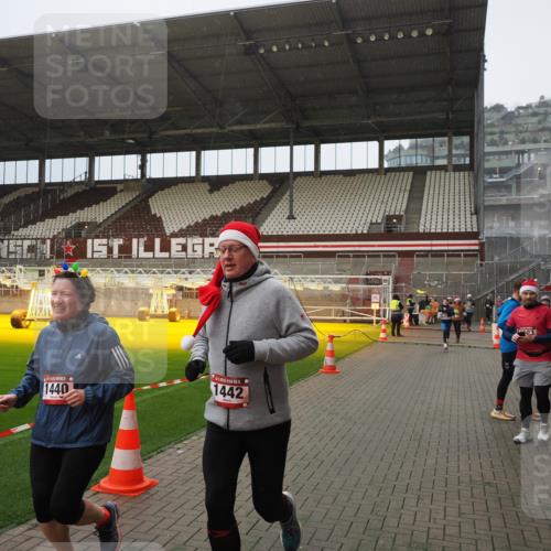 07.12.2025 - St. Pauli X-Mass-Run No. 15 Fabian Wolf http://msf.ph/oto/9408033 07.12.2025 11:06:27 Ziel 204, 414, 474, 486, 1403, 1440, 1442, 1556, 1564 meine-sportfotos.de