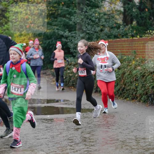 07.12.2025 - St. Pauli X-Mass-Run No. 15 Michael Burmester http://msf.ph/oto/9408047 07.12.2025 11:25:41 Laufen 1474, 1471, 1597 meine-sportfotos.de