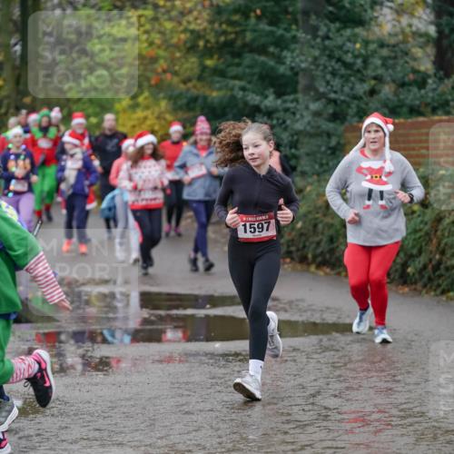 07.12.2025 - St. Pauli X-Mass-Run No. 15 Michael Burmester http://msf.ph/oto/9408059 07.12.2025 11:25:42 Laufen 1, 1471, 1597 meine-sportfotos.de