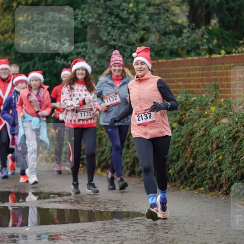 07.12.2025 - St. Pauli X-Mass-Run No. 15 Michael Burmester http://msf.ph/oto/9408083 07.12.2025 11:25:44 Laufen 1131, 1132, 2137 meine-sportfotos.de