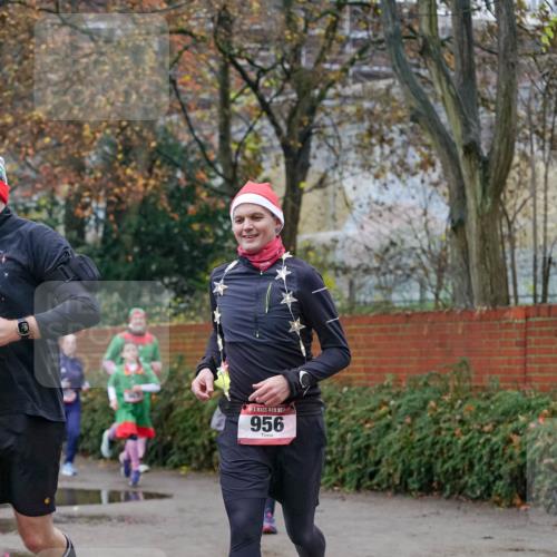 07.12.2025 - St. Pauli X-Mass-Run No. 15 Michael Burmester http://msf.ph/oto/9408093 07.12.2025 09:43:13 Laufen 956 meine-sportfotos.de
