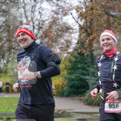 07.12.2025 - St. Pauli X-Mass-Run No. 15 Michael Burmester http://msf.ph/oto/9408103 07.12.2025 09:43:13 Laufen 80, 956 meine-sportfotos.de