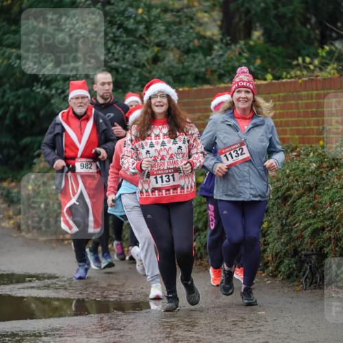 07.12.2025 - St. Pauli X-Mass-Run No. 15 Michael Burmester http://msf.ph/oto/9408104 07.12.2025 11:25:46 Laufen 2778, 2025, 982, 15, 1131, 15, 1132 meine-sportfotos.de