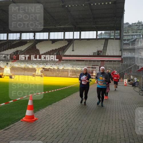 07.12.2025 - St. Pauli X-Mass-Run No. 15 Fabian Wolf http://msf.ph/oto/9408115 07.12.2025 11:06:37 Ziel 359, 382, 565, 1285, 1286, 1440, 1442, 1556, 1564, 4582, 4588 meine-sportfotos.de