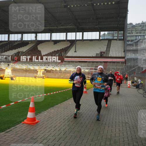 07.12.2025 - St. Pauli X-Mass-Run No. 15 Fabian Wolf http://msf.ph/oto/9408124 07.12.2025 11:06:38 Ziel 359, 382, 565, 1285, 1286, 1440, 1442, 1556, 1564, 4582, 4588 meine-sportfotos.de