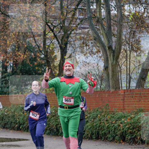 07.12.2025 - St. Pauli X-Mass-Run No. 15 Michael Burmester http://msf.ph/oto/9408132 07.12.2025 09:43:17 Laufen 962, 965, 14 meine-sportfotos.de